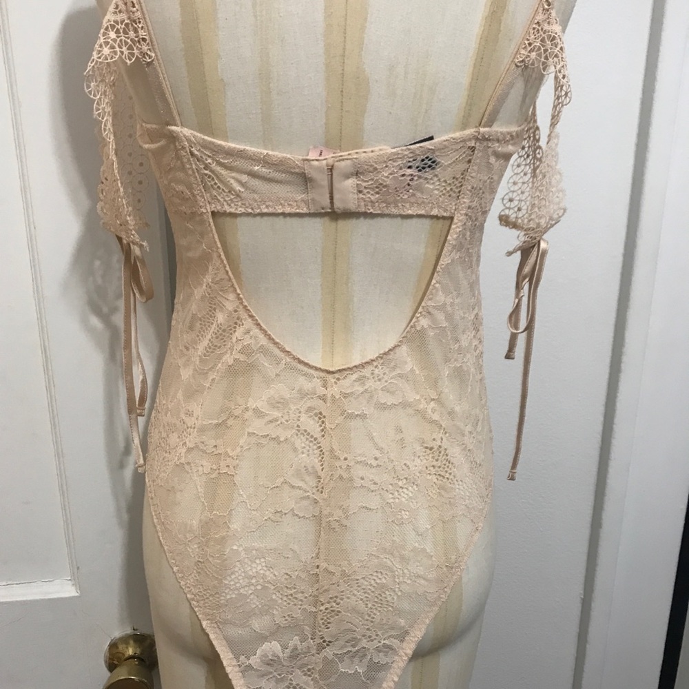 VS Gorgeous Lace off the Shoulder Teddy! - Picture 7 of 8